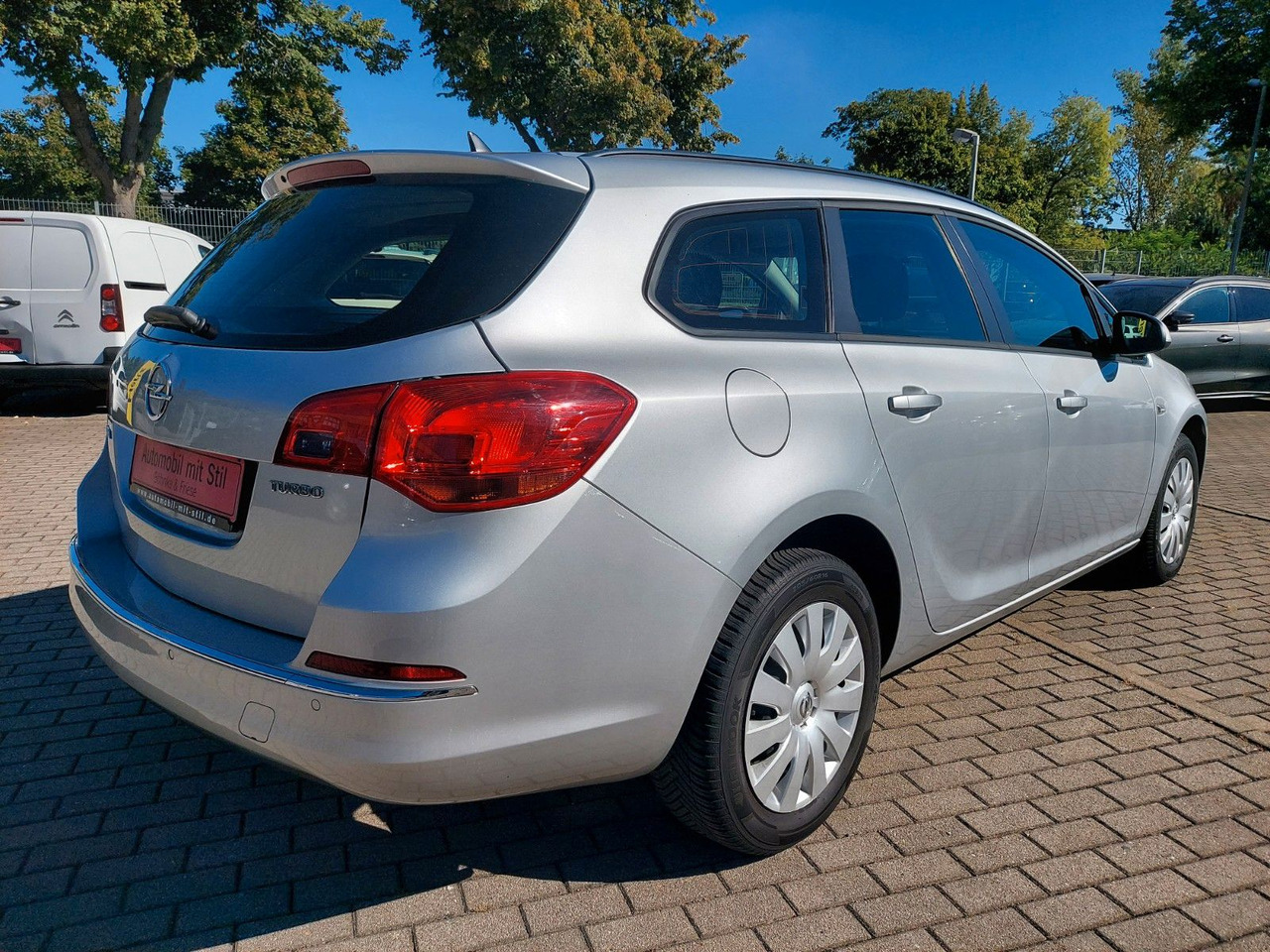 Opel Astra J Sports Tourer Navi Klima Sitzheizung - Station wagon: picture 4 Opel Astra J Sports Tourer Navi Klima Sitzheizung - Station wagon: picture 4