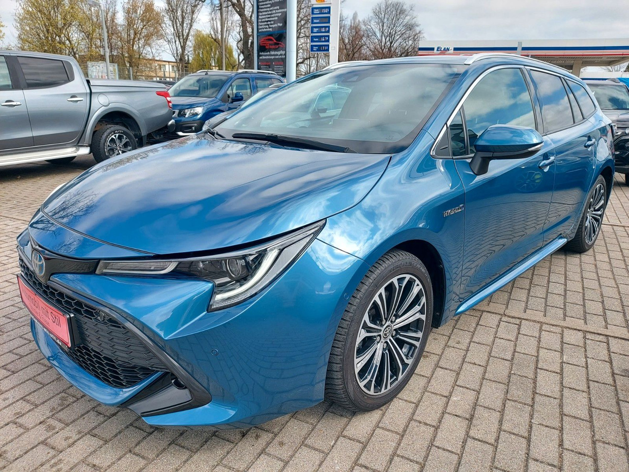 Toyota Corolla Touring Sports Hybrid Lounge Assist DAB - Car: picture 3 Toyota Corolla Touring Sports Hybrid Lounge Assist DAB - Car: picture 3
