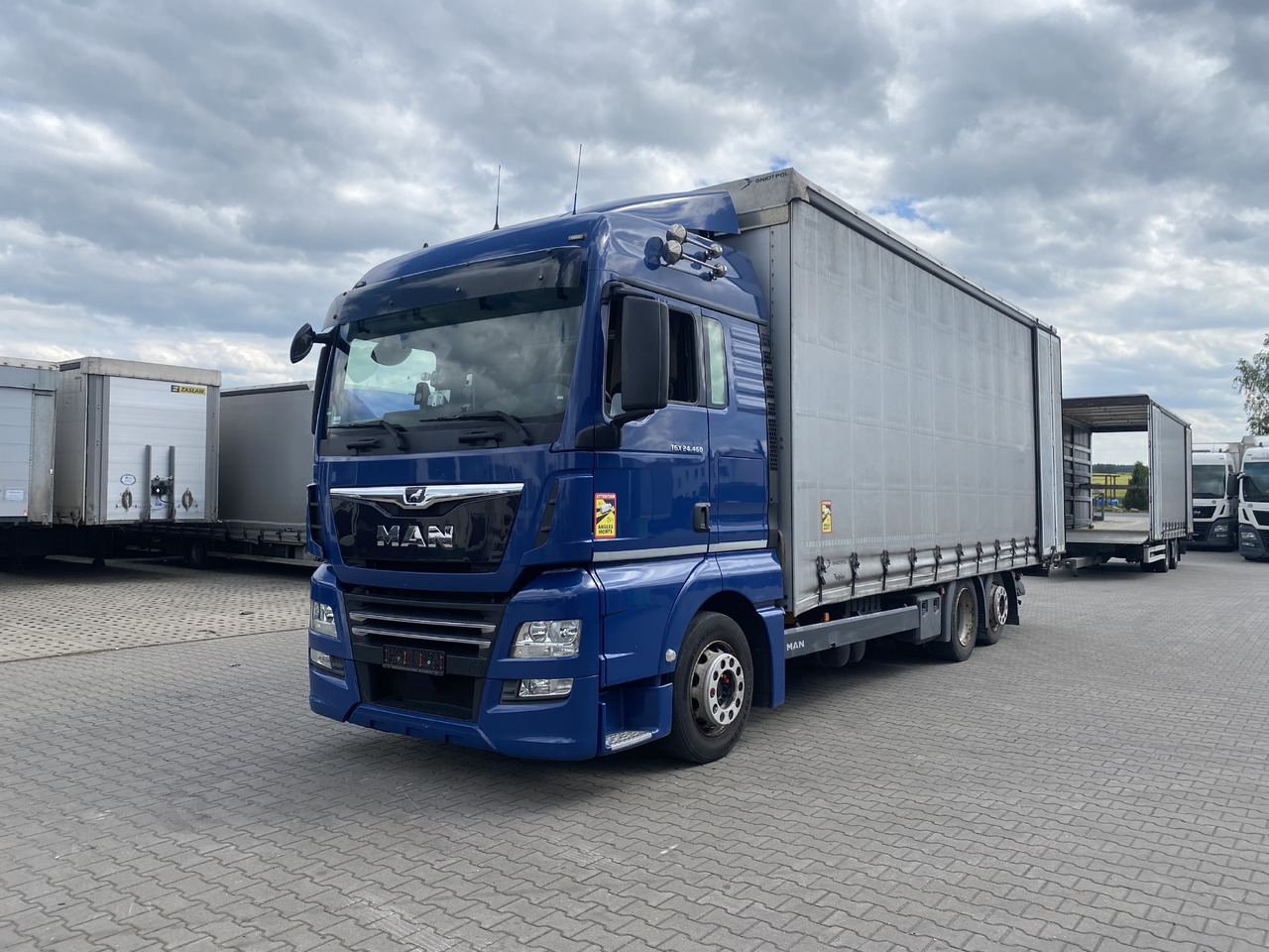 MAN TGX - Curtainsider truck: picture 3 MAN TGX - Curtainsider truck: picture 3