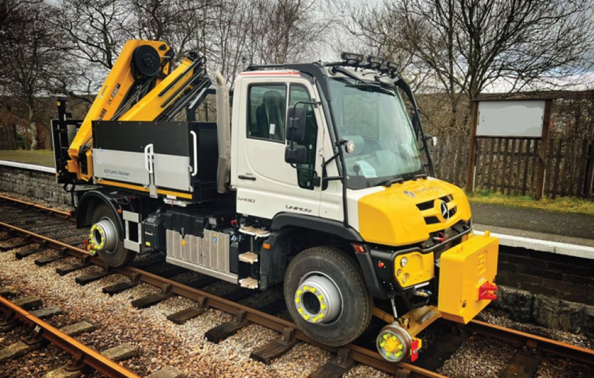 UNIMOG - Crane truck: picture 4 UNIMOG - Crane truck: picture 4