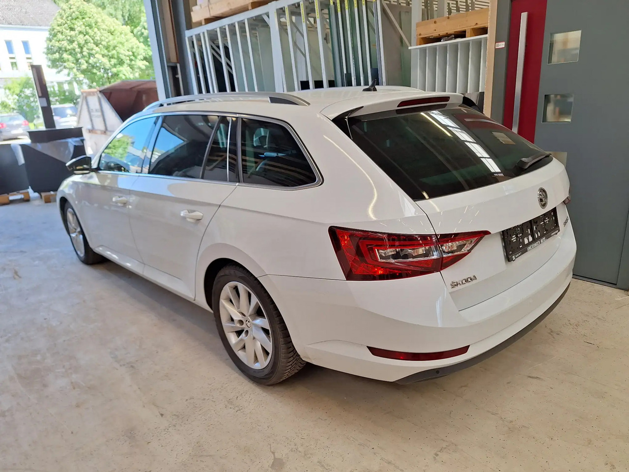 1 Stk. PKW (Skoda) - Car: picture 2 1 Stk. PKW (Skoda) - Car: picture 2