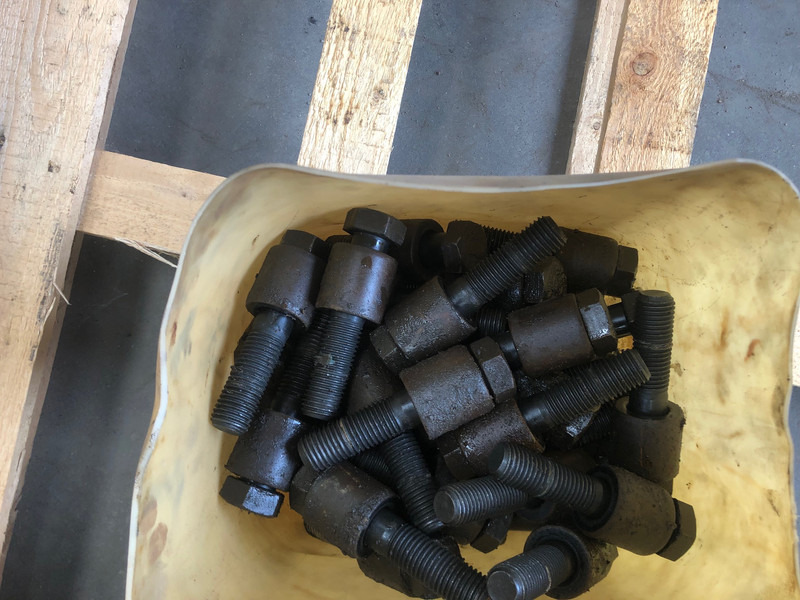 Caterpillar 330/336 Slewring OEM 3530487 - Frame/ Chassis: picture 4 Caterpillar 330/336 Slewring OEM 3530487 - Frame/ Chassis: picture 4