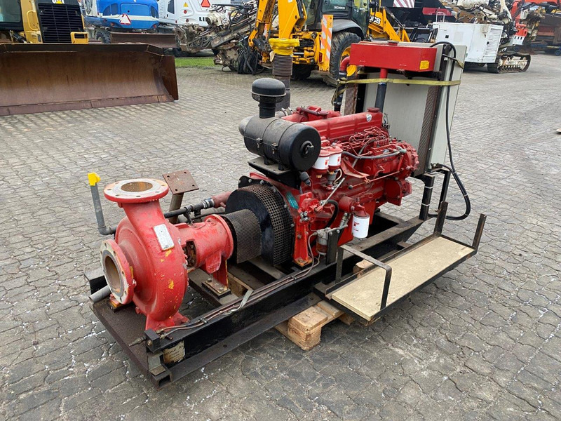 Ford / Ahlström 2725E NVT - Water pump: picture 1 Ford / Ahlström 2725E NVT - Water pump: picture 1