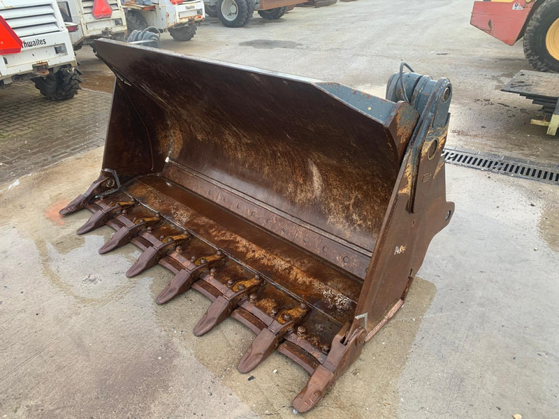 Liebherr LR 624 - Bucket: picture 1 Liebherr LR 624 - Bucket: picture 1