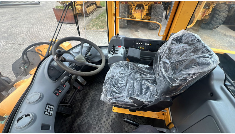 Volvo L70 D NVT - Loader: picture 4 Volvo L70 D NVT - Loader: picture 4