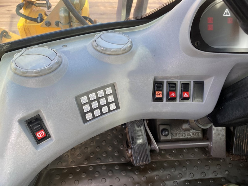 Wheel loader Volvo L90E NVT: picture 6