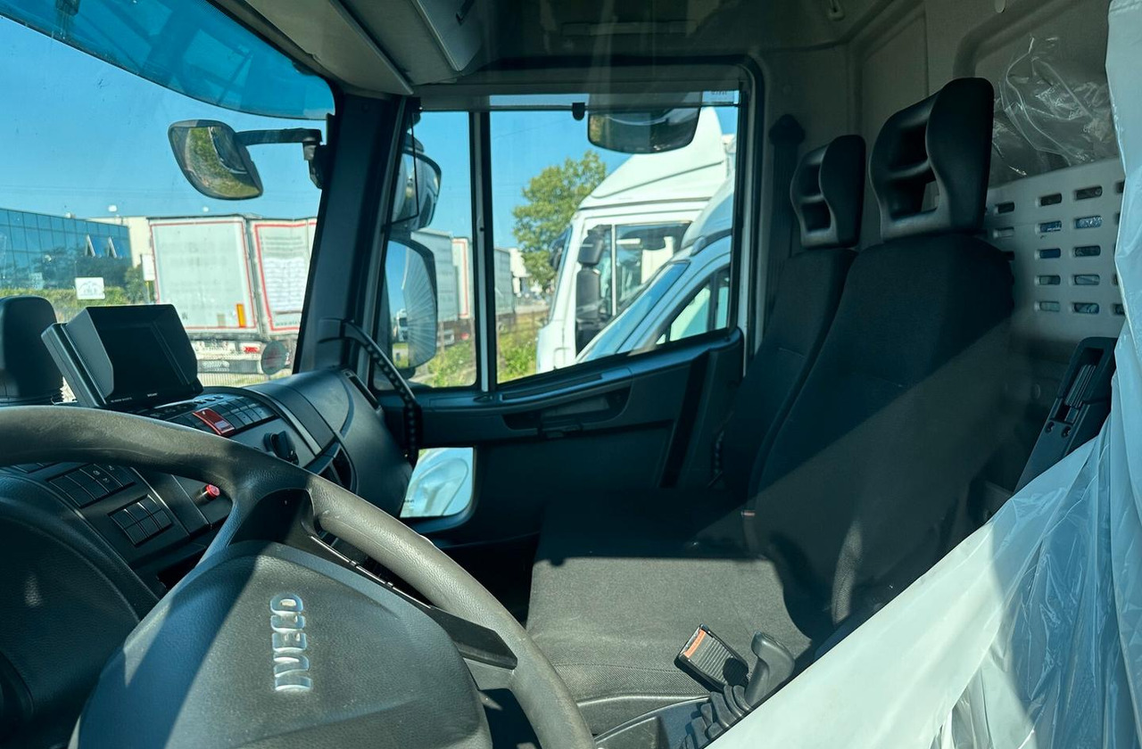 Iveco - Refrigerator truck: picture 5 Iveco - Refrigerator truck: picture 5