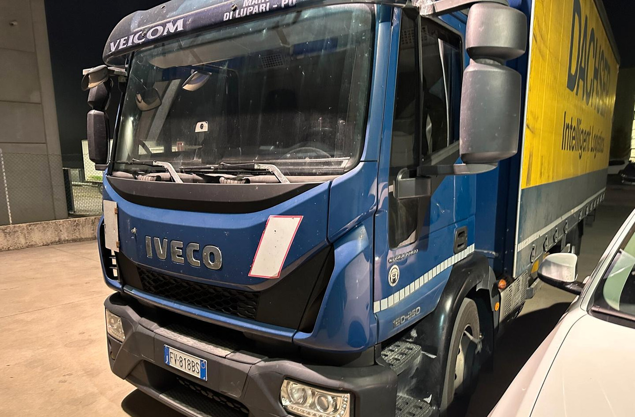 Iveco - Curtainsider truck: picture 3 Iveco - Curtainsider truck: picture 3