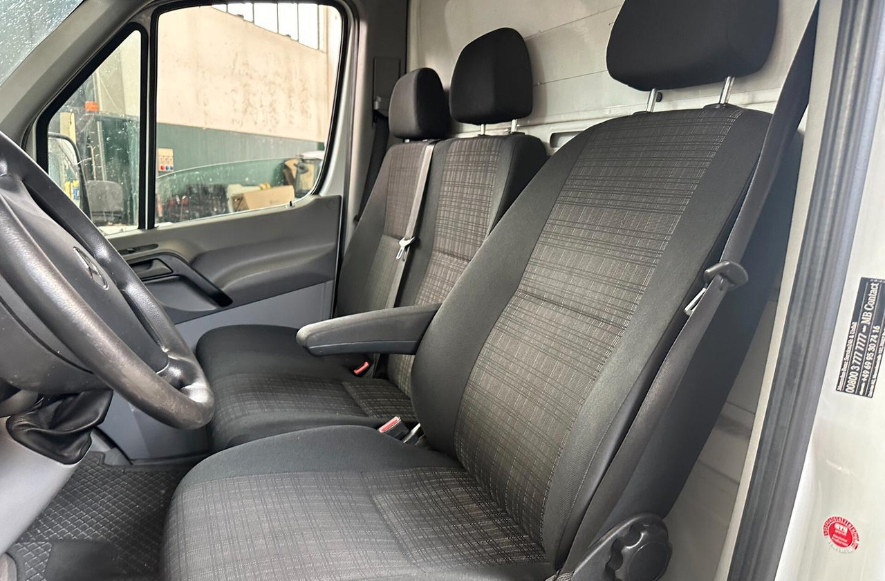 Curtain side van Mercedes Benz 211 centina euro 6: picture 9