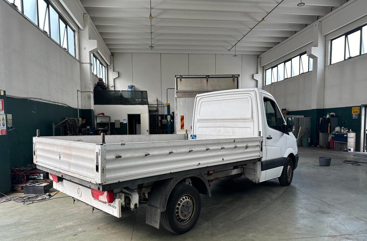 Curtain side van Mercedes Benz 211 centina euro 6: picture 6