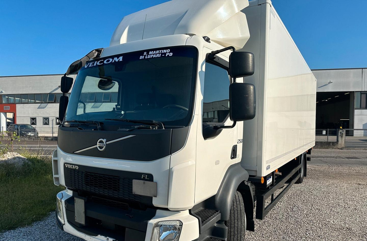 Volvo FL 250 EURO 6 FURGONE E SPONDA - Box truck: picture 1 Volvo FL 250 EURO 6 FURGONE E SPONDA - Box truck: picture 1