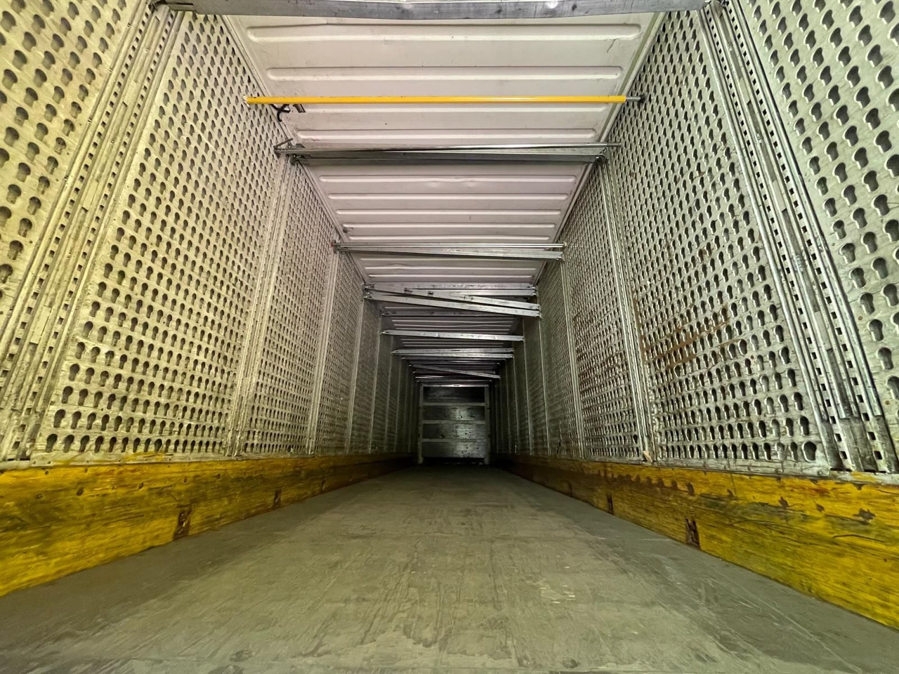 Closed box semi-trailer Krone SD/DA03LNF Koffer/TÜV03-2026/Payload-27607kg: picture 7
