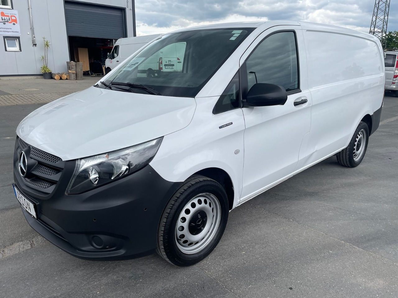 Mercedes-Benz eVito 111 Kastenwagen lang/Kamera/AC/70kW/3Sitze - Small van, Electric van: picture 3 Mercedes-Benz eVito 111 Kastenwagen lang/Kamera/AC/70kW/3Sitze - Small van, Electric van: picture 3