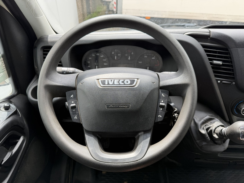 Tipper van Iveco Daily 35C12 2.3 Kipper Dubbellucht 3.5t Trekhaak Airco Cruise Control Lucht geveerde stoel: picture 15