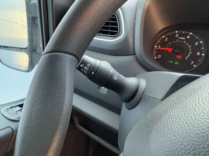 Small van Renault Master T33 2.3 DCI 135PK L2H2 Airco Cruise Control Parkeersensoren: picture 20
