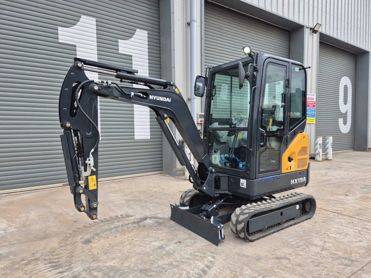 Hyundai HX19A - Mini excavator: picture 1 Hyundai HX19A - Mini excavator: picture 1