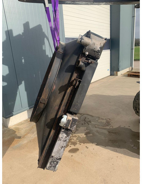 Liebherr A932 - Radiator: picture 2 Liebherr A932 - Radiator: picture 2