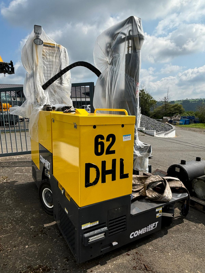 COMBILIFT C3000STE - 4-way reach truck: picture 3 COMBILIFT C3000STE - 4-way reach truck: picture 3