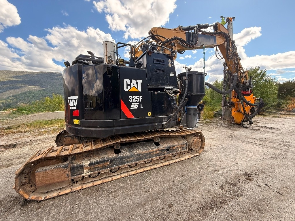 CAT 325 FL CR - Excavator: picture 1 CAT 325 FL CR - Excavator: picture 1