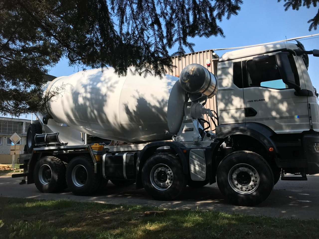 MAN TGS 41.400 EURO 2 FML 10 M3 - Concrete mixer truck: picture 5 MAN TGS 41.400 EURO 2 FML 10 M3 - Concrete mixer truck: picture 5