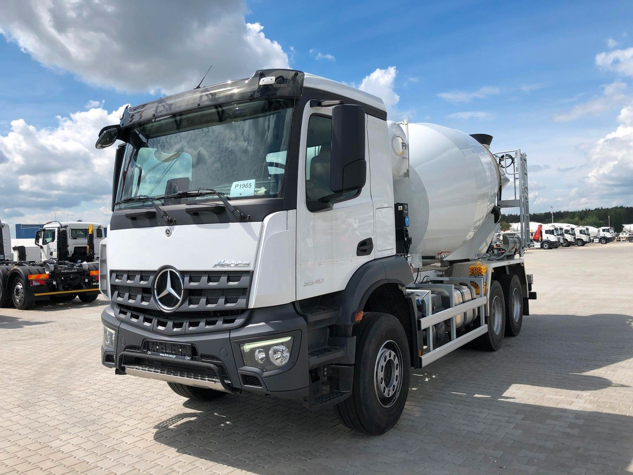 Mercedes-Benz AROCS 3340 FML 8M3 - Concrete mixer truck: picture 2 Mercedes-Benz AROCS 3340 FML 8M3 - Concrete mixer truck: picture 2