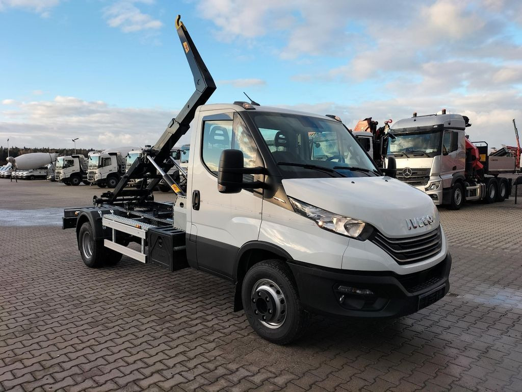 Iveco 70C18H Abrollkipper HYVA HKS-5 - Van, Hook lift truck: picture 1 Iveco 70C18H Abrollkipper HYVA HKS-5 - Van, Hook lift truck: picture 1