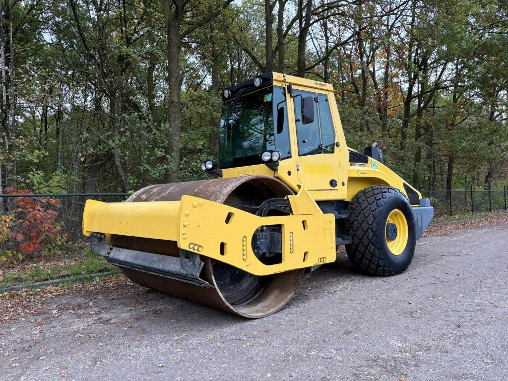 Bomag BW 213 D H-4 i EVIB/BVC / Airco / German machine  - Compactor: picture 1 Bomag BW 213 D H-4 i EVIB/BVC / Airco / German machine  - Compactor: picture 1