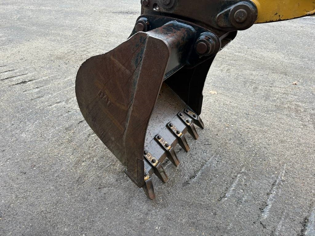 Backhoe loader CAT 432E: picture 16