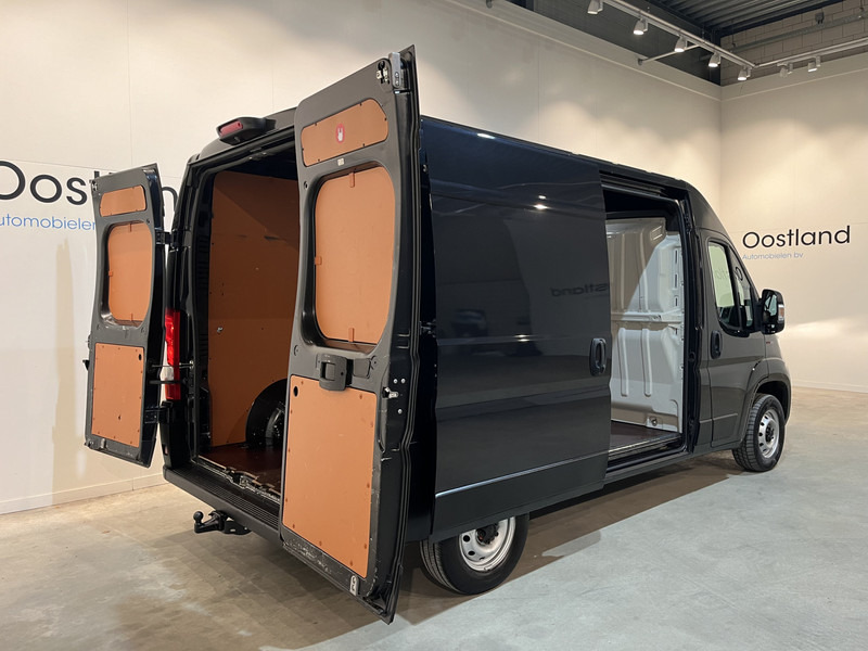 Fiat Ducato 2.3 MultiJet L2H2 120 PK / Euro 6 / Airco / Camera / Cruise Control / Trekhaak / Navigatie / 3-Zits / 72.600 KM !! - Small van: picture 4 Fiat Ducato 2.3 MultiJet L2H2 120 PK / Euro 6 / Airco / Camera / Cruise Control / Trekhaak / Navigatie / 3-Zits / 72.600 KM !! - Small van: picture 4