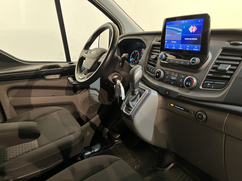 Ford Transit Custom 2.0 TDCI L1H1 Trend 130 PK Automaat / CarPlay / Camera / Airco / Cruise Control / Trekhaak / LMV / Navigatie / Klep / 3-Zits / 80.350 KM !! / BPM VRIJ !! - Small van: picture 3 Ford Transit Custom 2.0 TDCI L1H1 Trend 130 PK Automaat / CarPlay / Camera / Airco / Cruise Control / Trekhaak / LMV / Navigatie / Klep / 3-Zits / 80.350 KM !! / BPM VRIJ !! - Small van: picture 3