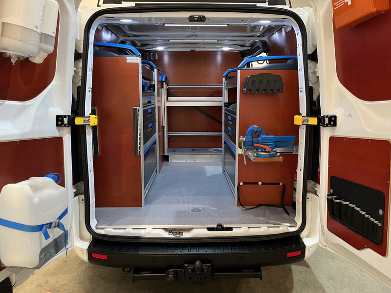 Ford Transit Custom 340 2.0 TDCI L1H1 Trend 130 PK Servicebus / Sortimo Inrichting / Euro 6 / Schuifdeur L + R / 220V. / Airco / Cruise Control / PDC / CarPlay / Trekhaak / Navigatie / - Small van: picture 5 Ford Transit Custom 340 2.0 TDCI L1H1 Trend 130 PK Servicebus / Sortimo Inrichting / Euro 6 / Schuifdeur L + R / 220V. / Airco / Cruise Control / PDC / CarPlay / Trekhaak / Navigatie / - Small van: picture 5