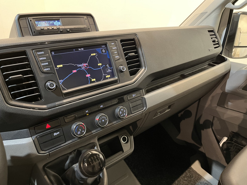 Volkswagen Crafter Crafter 50 TDI 180 PK Open Laadbak / Hiab Kraan / Euro 6 / Airco / Trekhaak 3500 KG / Cruise Control / CarPlay / 51.000 KM !! C-Rijbewijs !! - Flatbed van, Crane truck: picture 5 Volkswagen Crafter Crafter 50 TDI 180 PK Open Laadbak / Hiab Kraan / Euro 6 / Airco / Trekhaak 3500 KG / Cruise Control / CarPlay / 51.000 KM !! C-Rijbewijs !! - Flatbed van, Crane truck: picture 5