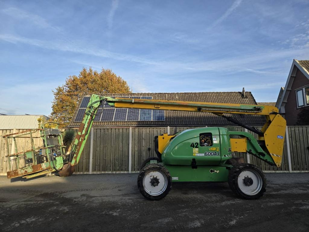 JLG 600 AJ - Articulated boom: picture 1 JLG 600 AJ - Articulated boom: picture 1