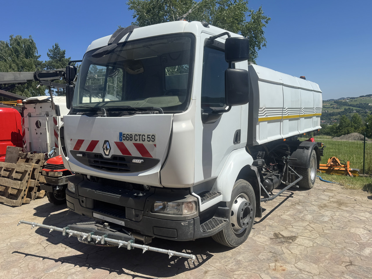 Renault Midlum water truck laveuse sprinkler - Road sweeper: picture 1 Renault Midlum water truck laveuse sprinkler - Road sweeper: picture 1
