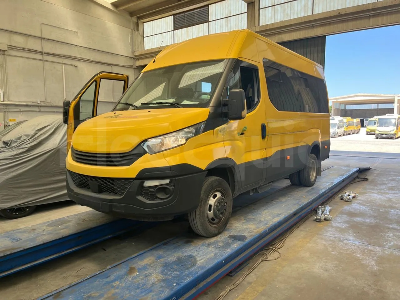 Iveco Daily - School bus: picture 4 Iveco Daily - School bus: picture 4