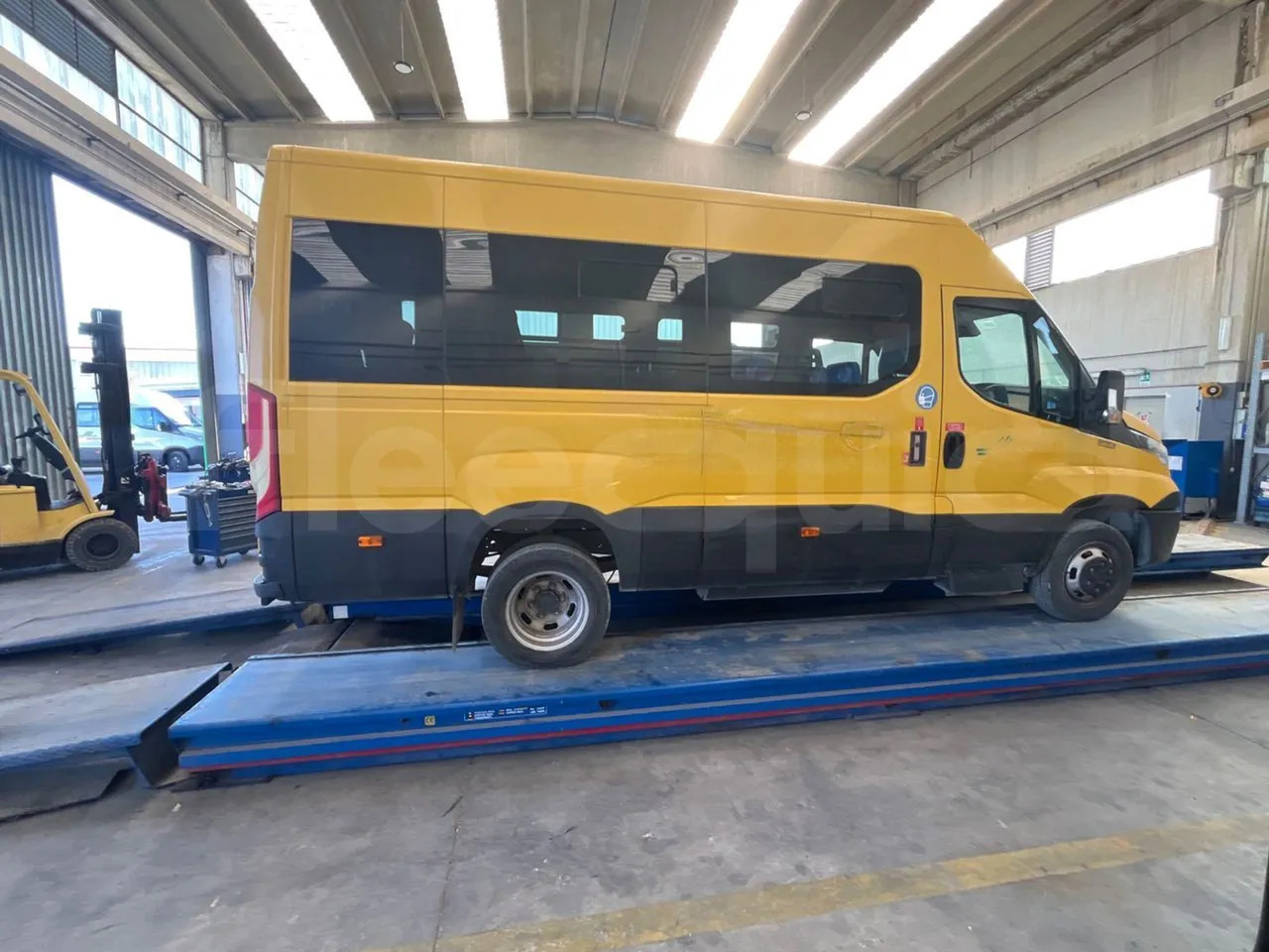 School bus Iveco Daily: picture 10