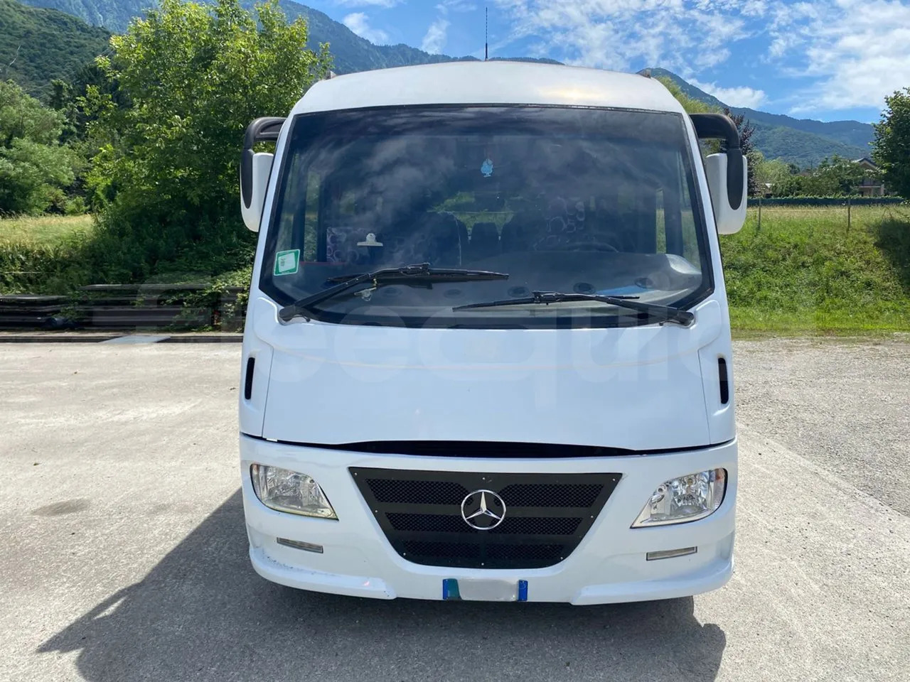 Mercedes-Benz Beluga - Coach: picture 2 Mercedes-Benz Beluga - Coach: picture 2