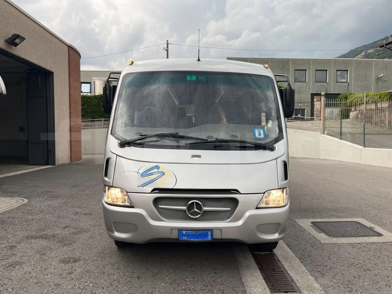 Mercedes-Benz MB 818 S - Coach: picture 2 Mercedes-Benz MB 818 S - Coach: picture 2