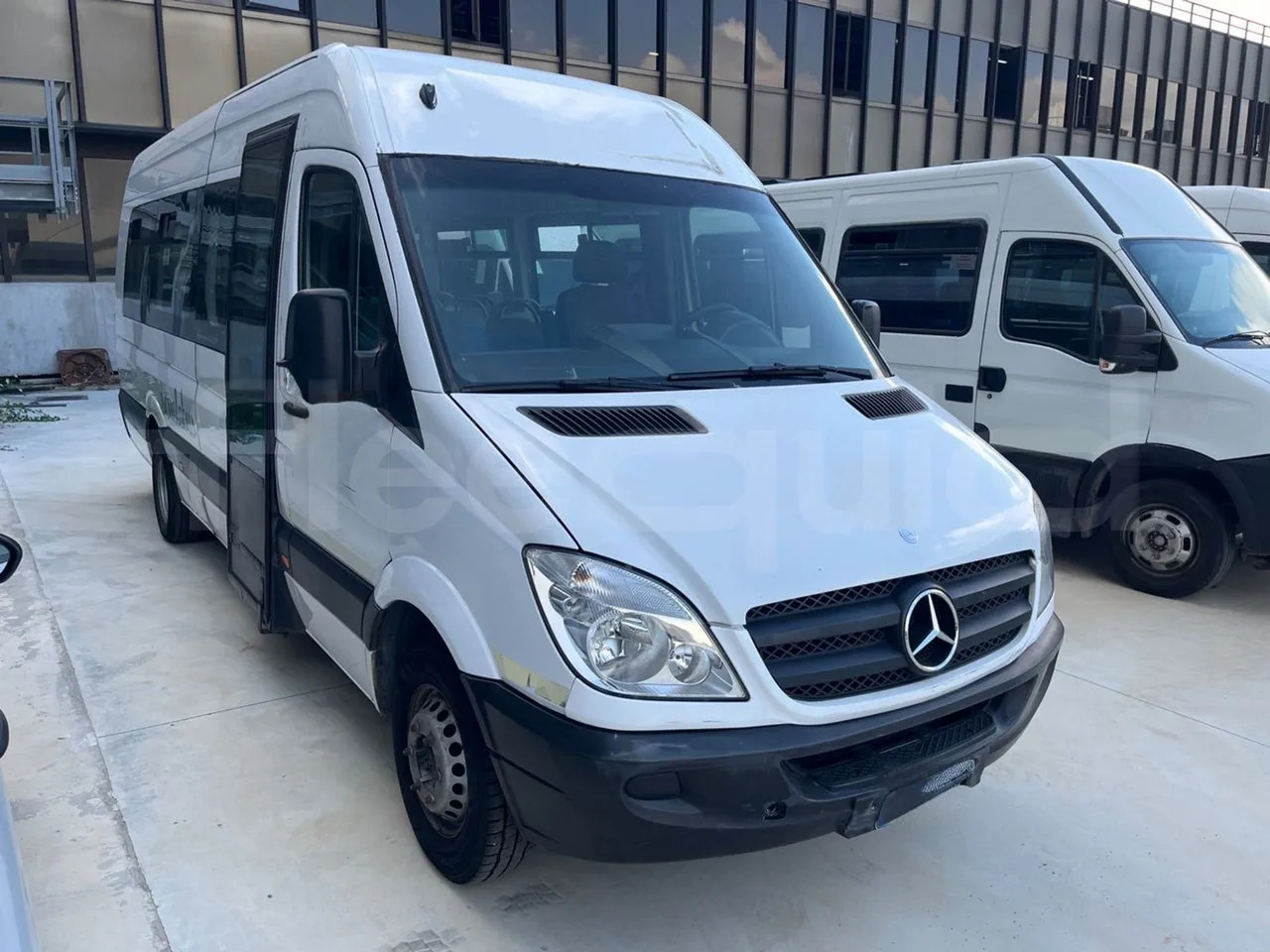 Mercedes-Benz Sprinter - Coach: picture 1 Mercedes-Benz Sprinter - Coach: picture 1