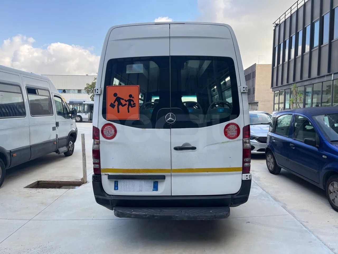 Mercedes-Benz Sprinter - Coach: picture 5 Mercedes-Benz Sprinter - Coach: picture 5