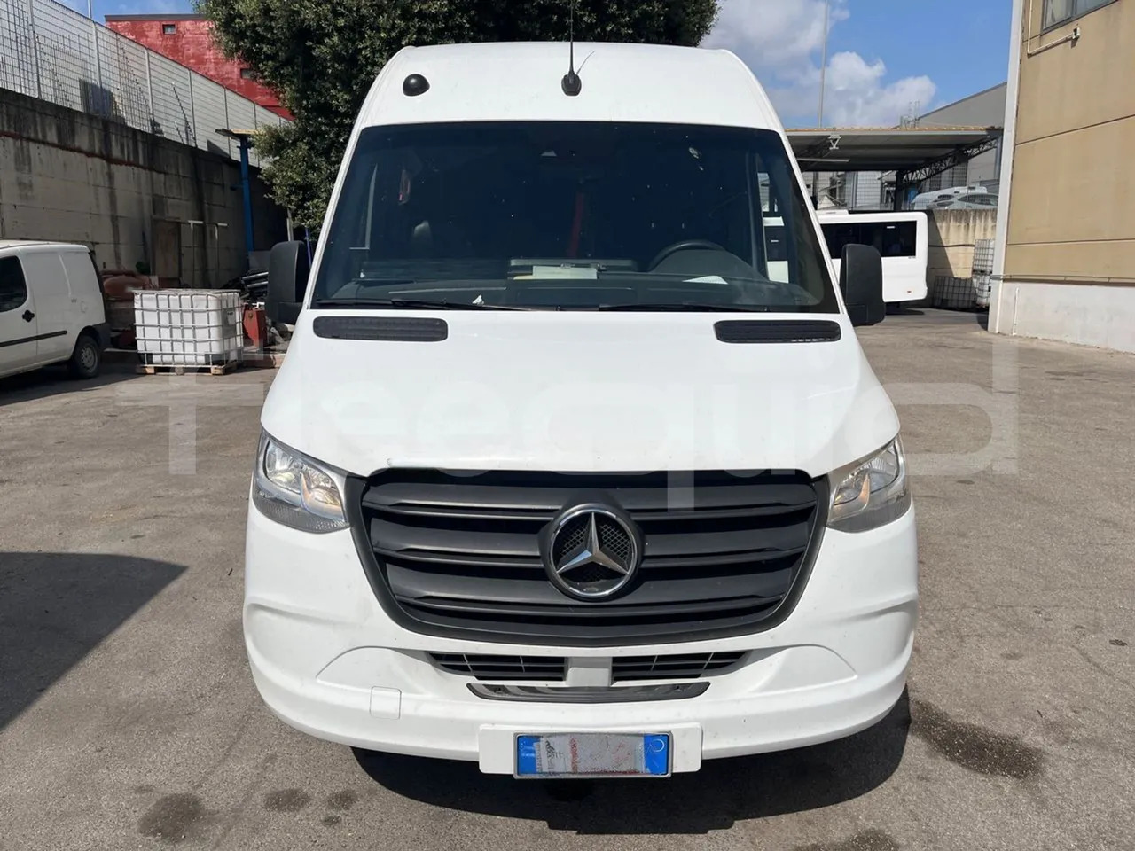 Mercedes-Benz Sprinter - Coach: picture 2 Mercedes-Benz Sprinter - Coach: picture 2