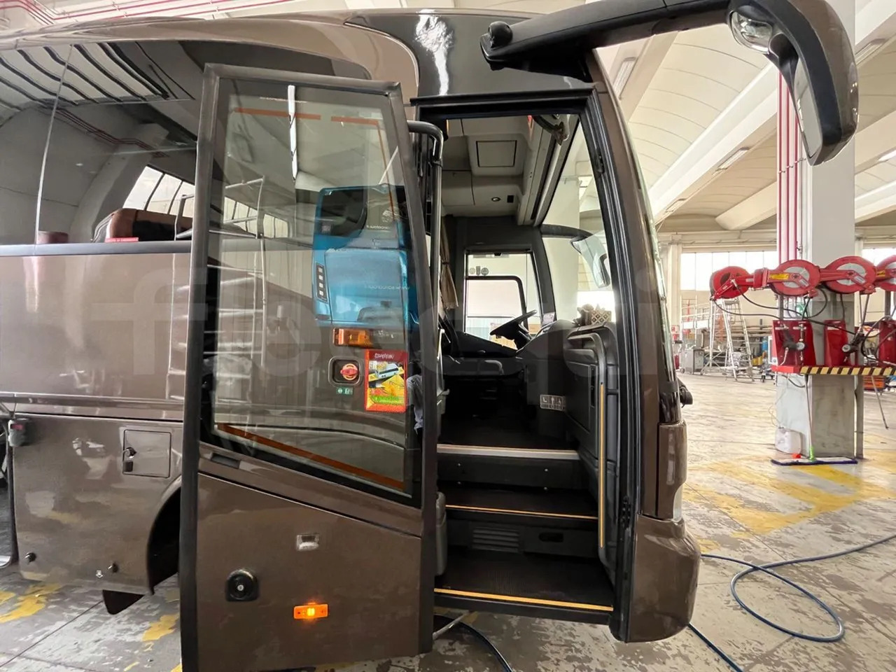 Coach Mercedes-Benz Tourino: picture 14