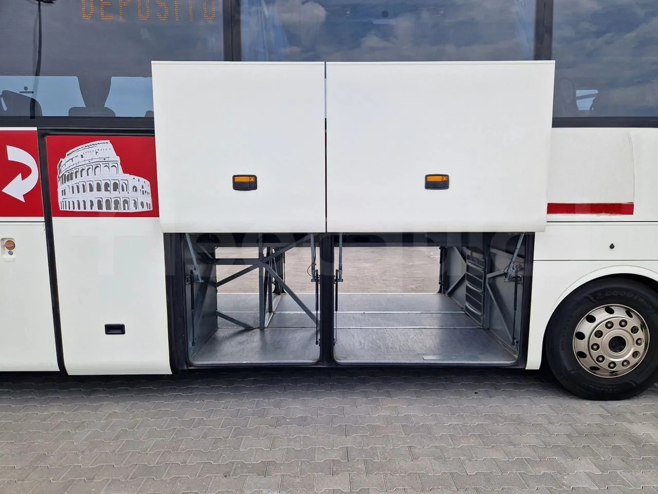 Coach Mercedes-Benz Tourismo: picture 7