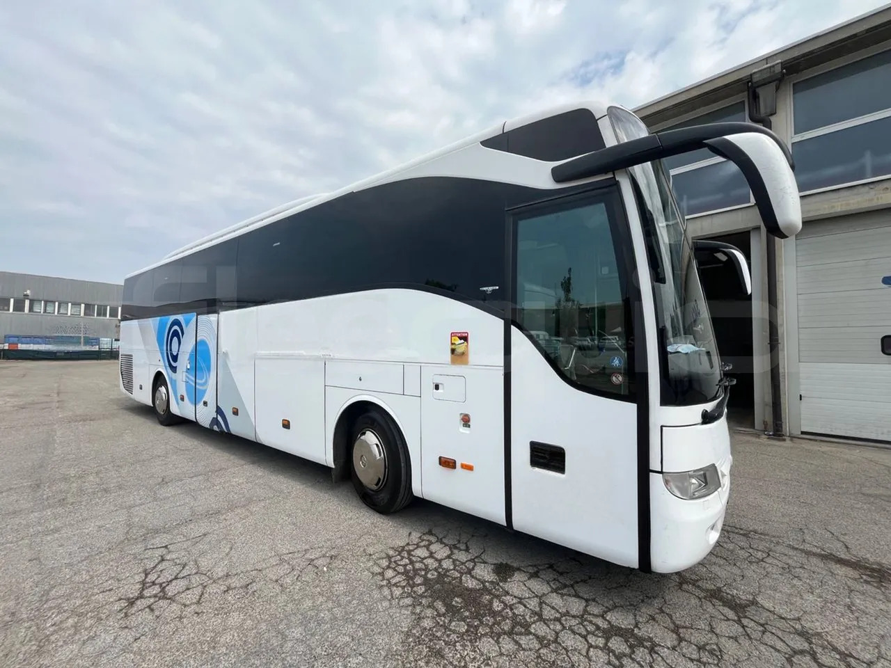 Mercedes-Benz Tourismo - Coach: picture 1 Mercedes-Benz Tourismo - Coach: picture 1