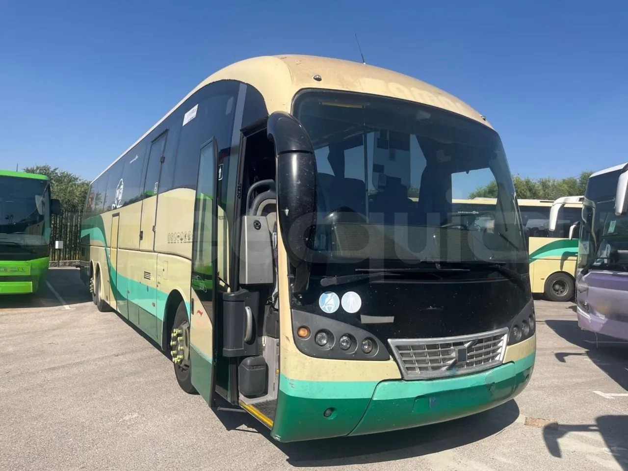 Volvo B12B - Coach: picture 1 Volvo B12B - Coach: picture 1