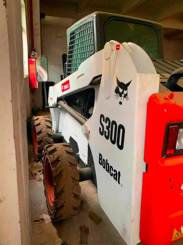 Bobcat S 300 - Skid steer loader: picture 4 Bobcat S 300 - Skid steer loader: picture 4