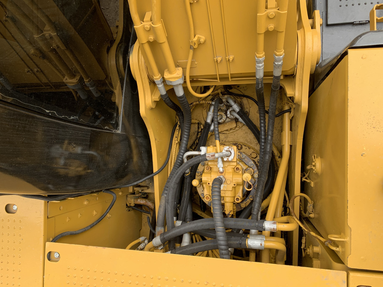 CATERPILLAR 320D2 - Wheel excavator: picture 4 CATERPILLAR 320D2 - Wheel excavator: picture 4