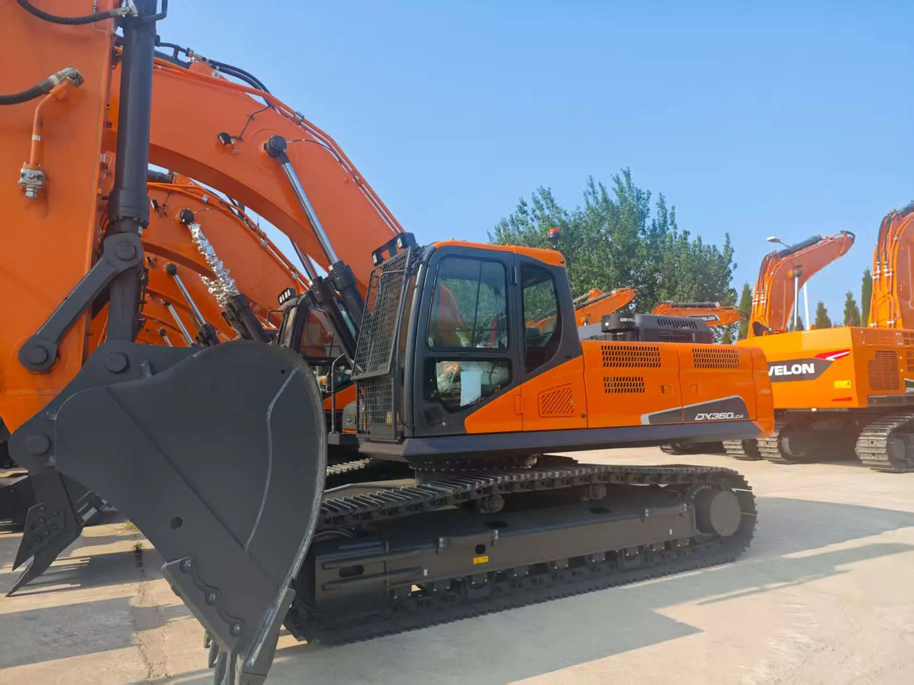 Develon DX360LCA-7M - Excavator: picture 1 Develon DX360LCA-7M - Excavator: picture 1