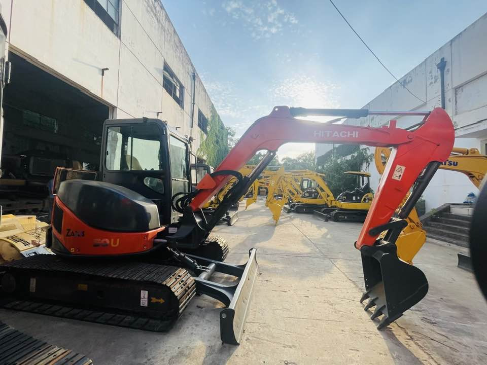 Hitachi Zaxis 50U - Mini excavator: picture 1 Hitachi Zaxis 50U - Mini excavator: picture 1