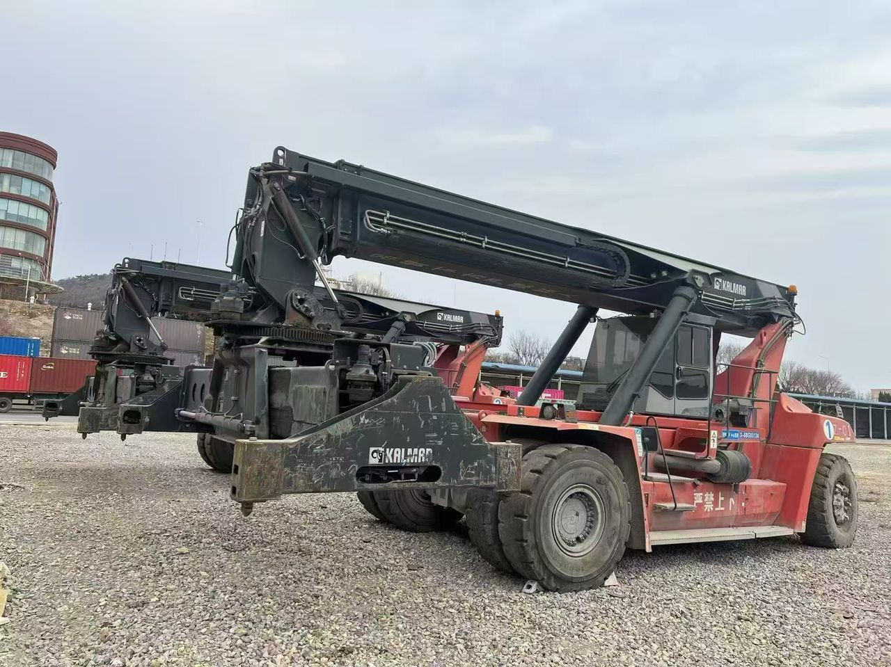 KALMAR DRT450 - Reach stacker: picture 4 KALMAR DRT450 - Reach stacker: picture 4